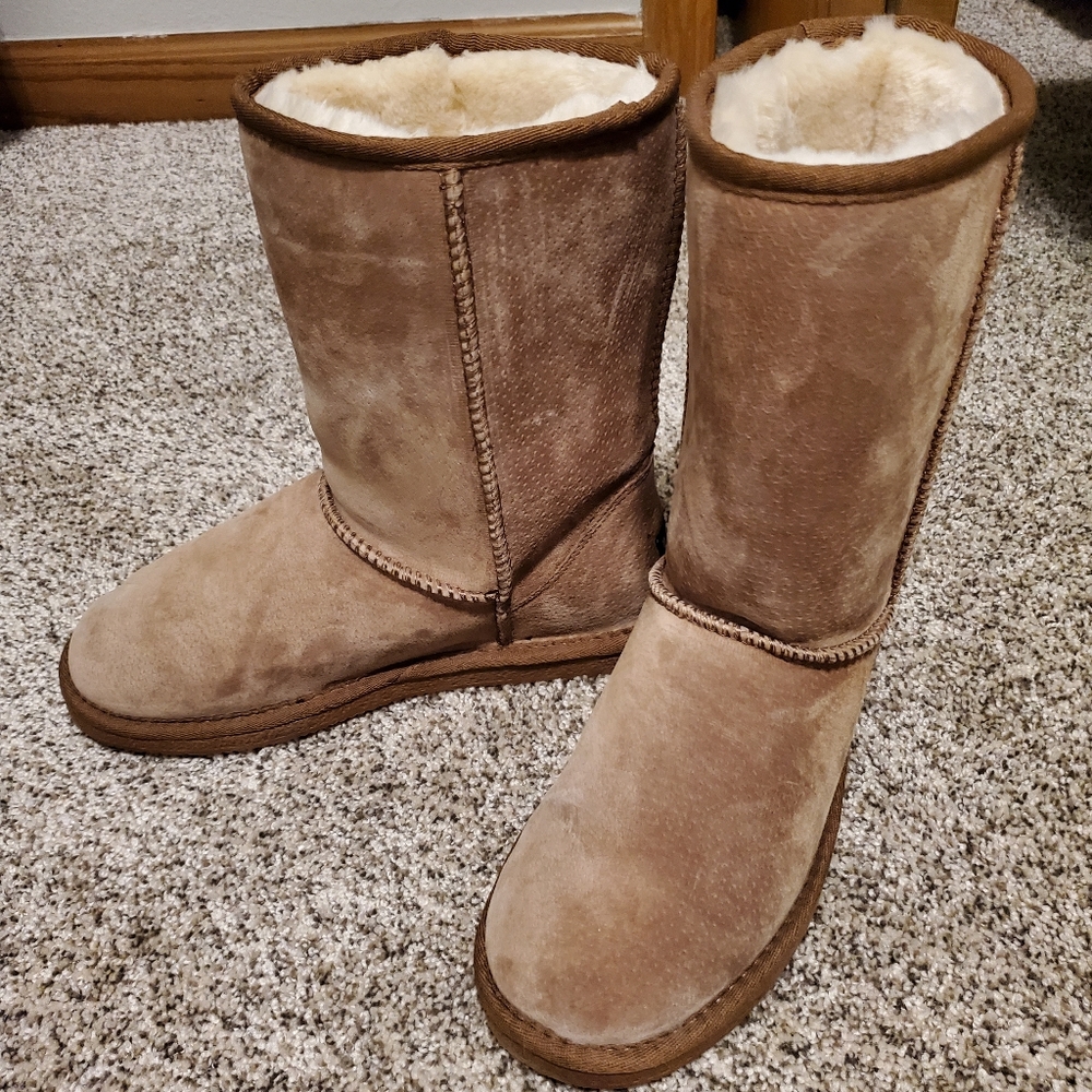 Lamo 9in Chestnut Boot